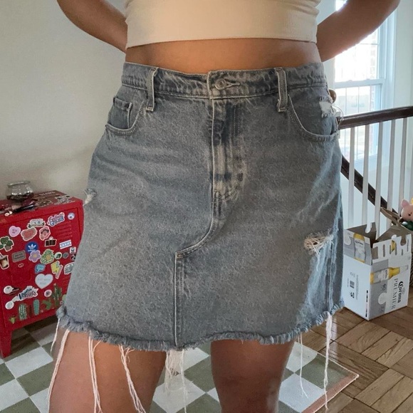Levi’s Denim Distressed Skirt - Picture 1 of 8